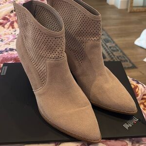 Treasure and Bond size 9 tan boots